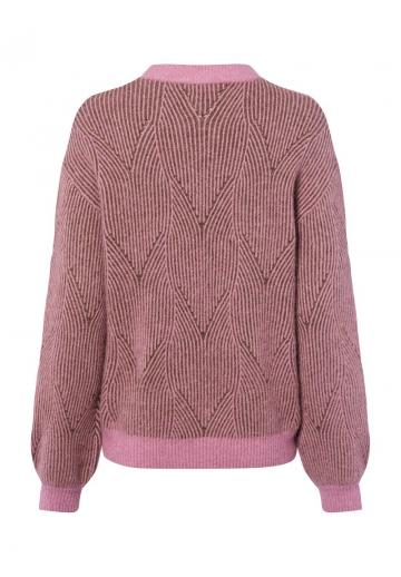 Пуловер в полоску