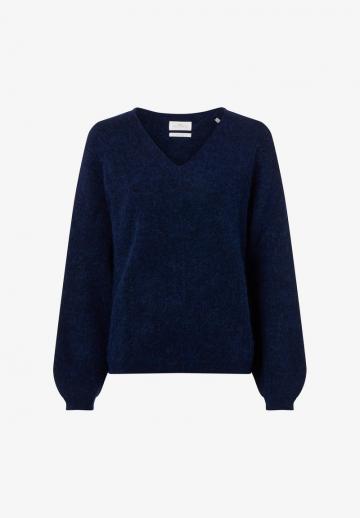 Пуловер с вырезом V