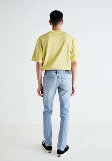 Узкие джинсы