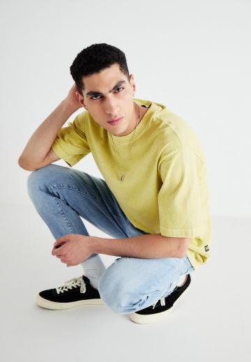 Узкие джинсы