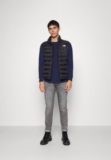 Узкие джинсы