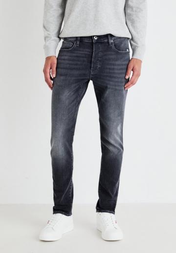Узкие джинсы