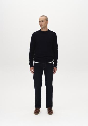 Узкие джинсы