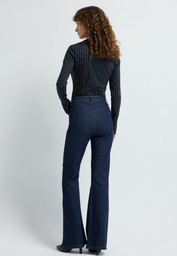 Клешеные джинсы