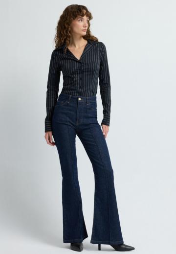 Клешеные джинсы