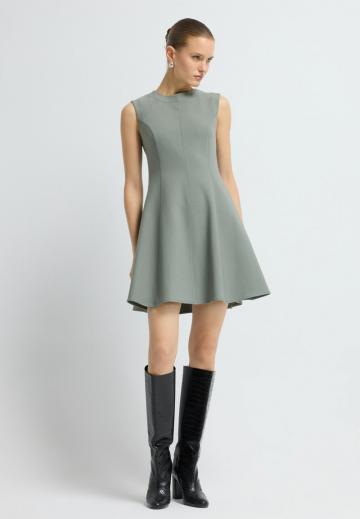 Короткое платье