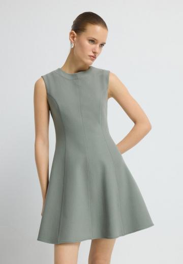 Короткое платье