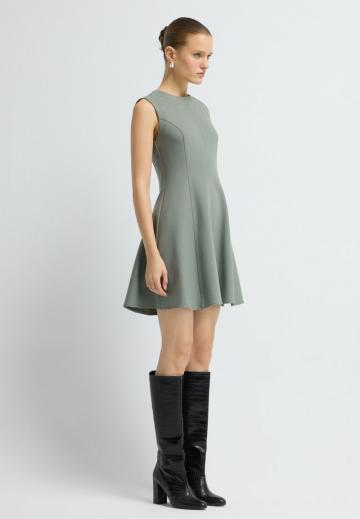 Короткое платье