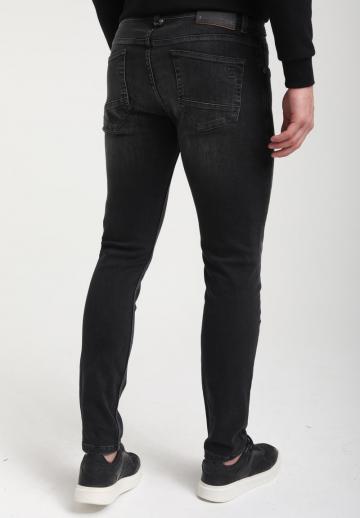 Узкие джинсы