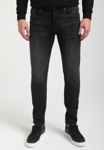 Узкие джинсы
