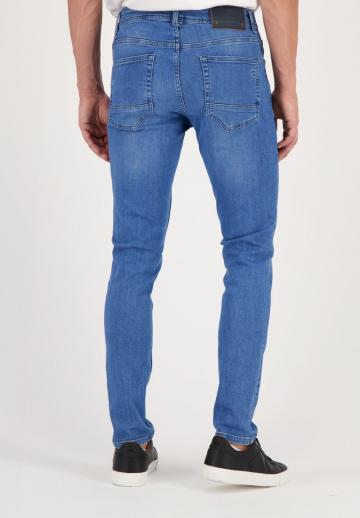 Узкие джинсы