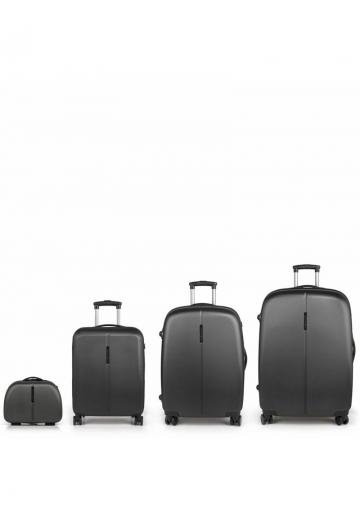 Набор чемоданов