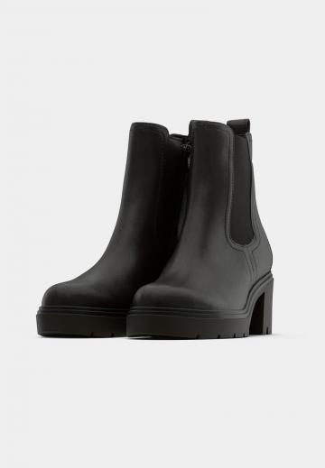 Полусапожки на высоком каблуке