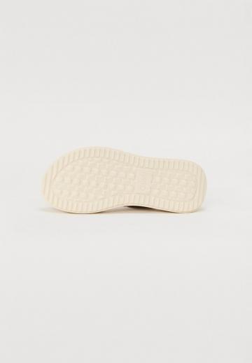 Босоножки на танкетке