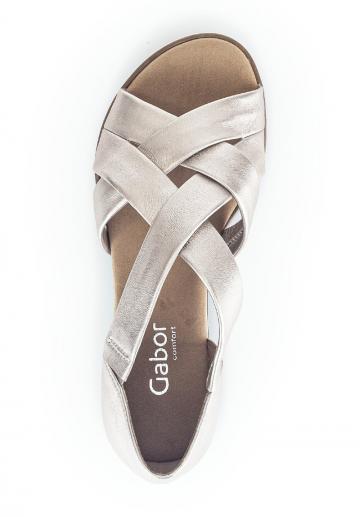 Босоножки на танкетке