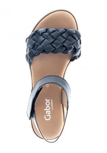 Босоножки на танкетке