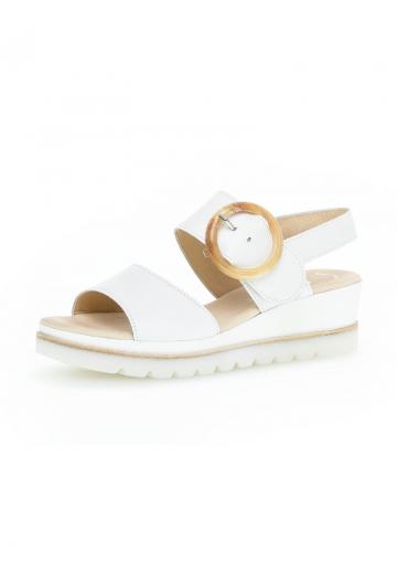 Босоножки на танкетке