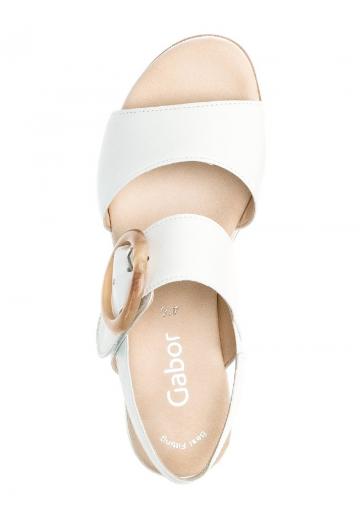 Босоножки на танкетке