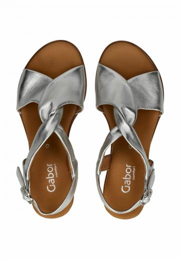 Босоножки на танкетке