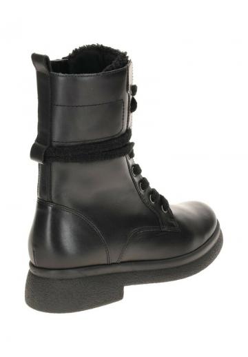 Ботинки на шнуровке
