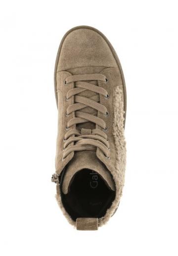 Ботинки на шнуровке