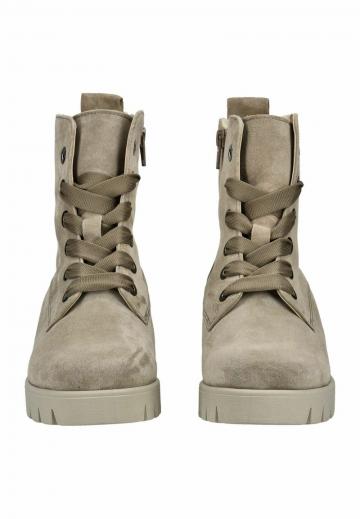 Ботинки на шнуровке