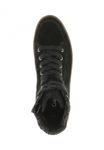 Сапожки на танкетке