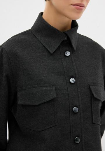 Куртка с накладнымит карманами