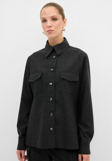 Куртка с накладнымит карманами