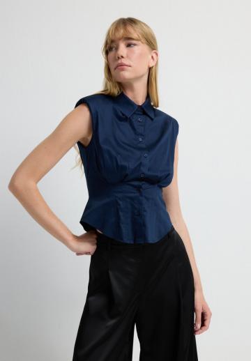 Блузка без рукавов