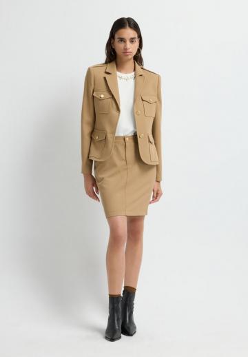 Блейзер с накладными карманами