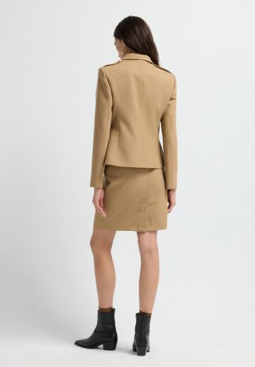 Блейзер с накладными карманами