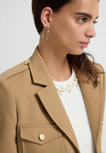 Блейзер с накладными карманами