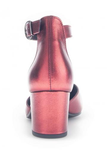 Туфли с ремешком