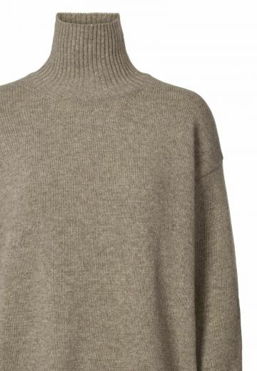 Длинный пуловер