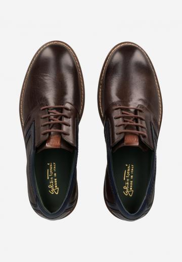 Ботинки на шнуровке