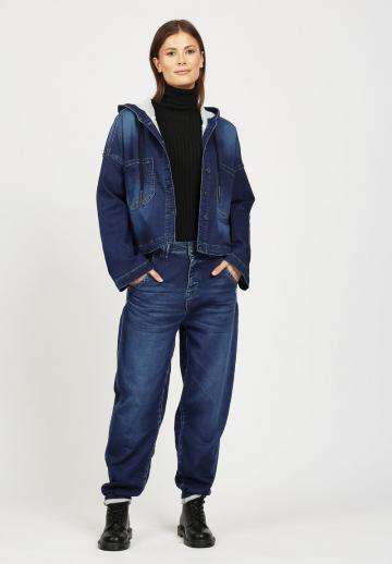 Джинсовая куртка