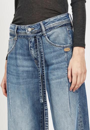 Джинсы