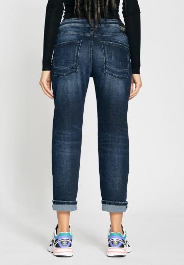 Короткие джинсы