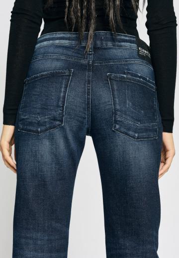 Короткие джинсы