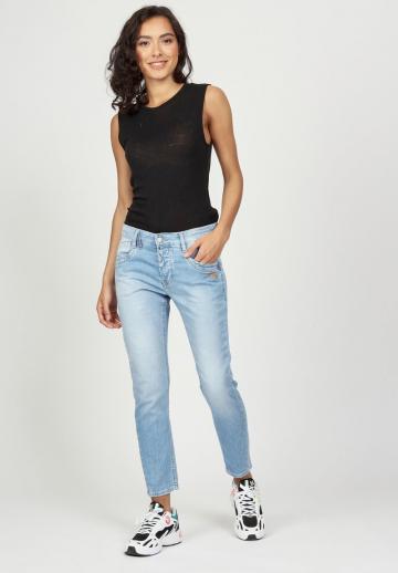 Узкие джинсы
