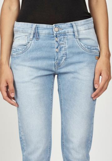 Узкие джинсы