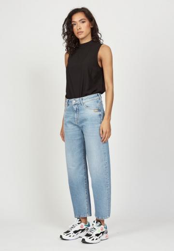 Свободные джинсы