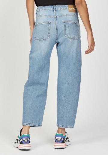 Свободные джинсы