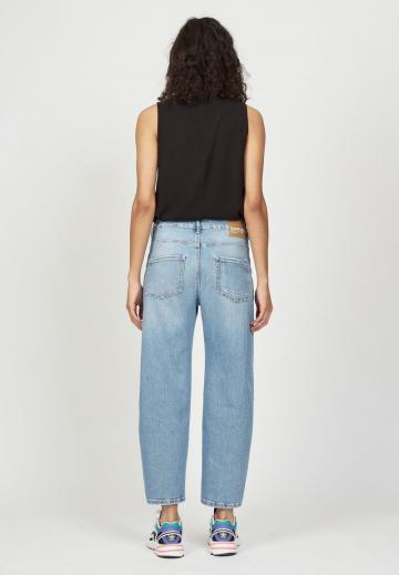 Свободные джинсы