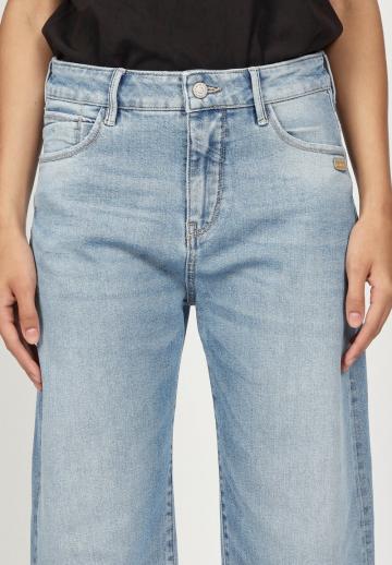 Свободные джинсы