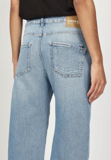 Свободные джинсы