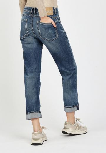 Короткие джинсы