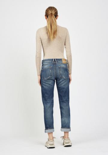 Короткие джинсы