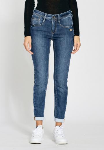 Короткие джинсы